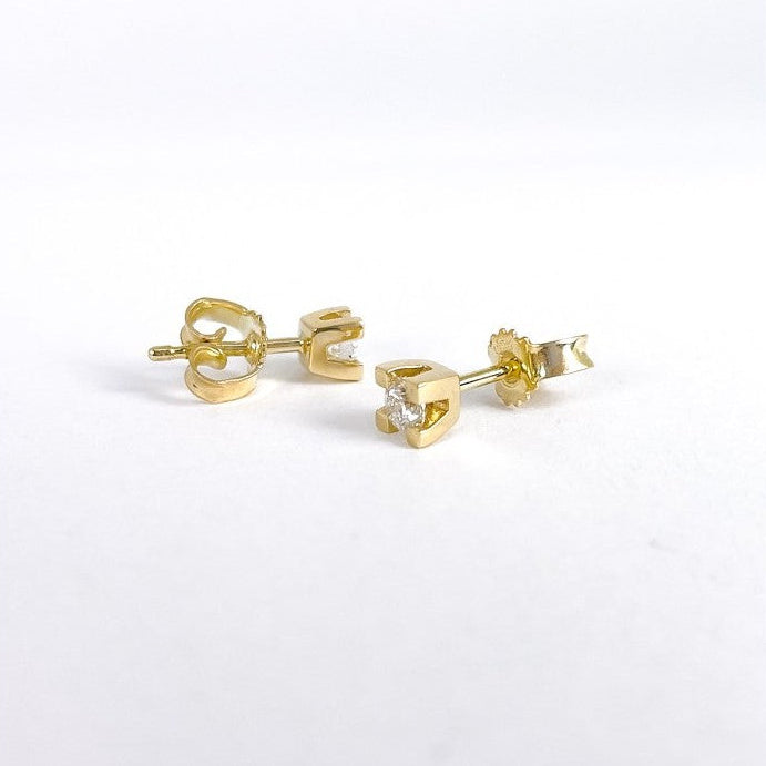 Ørestikkere i 14 karat guld med 2 x 0,16ct brillanter