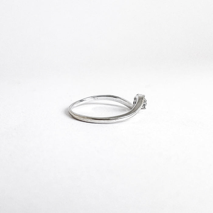 18 karat ring i hvidguld med roset af 7 brillanter | Str. 53