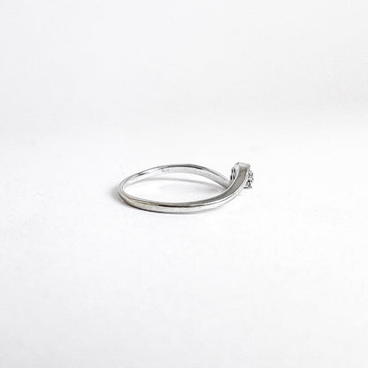 18 karat ring i hvidguld med roset af 7 brillanter | Str. 53