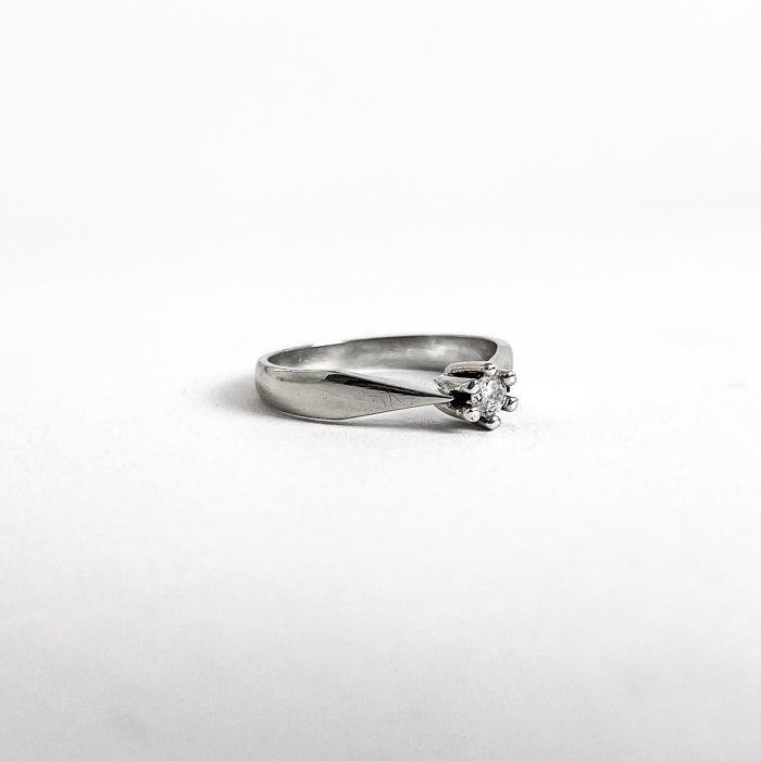 14 karat ring i hvidguld med brillant 0,10ct | Str. 52