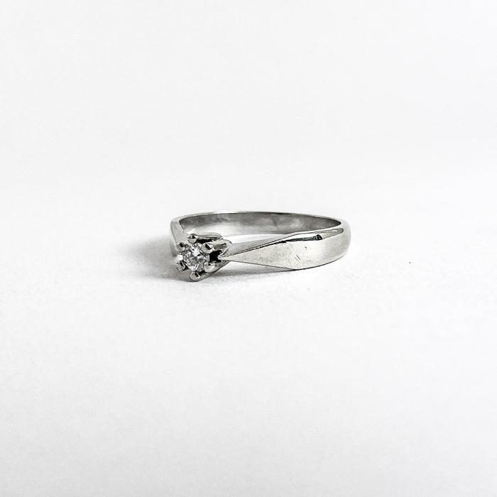 14 karat ring i hvidguld med brillant 0,10ct | Str. 52