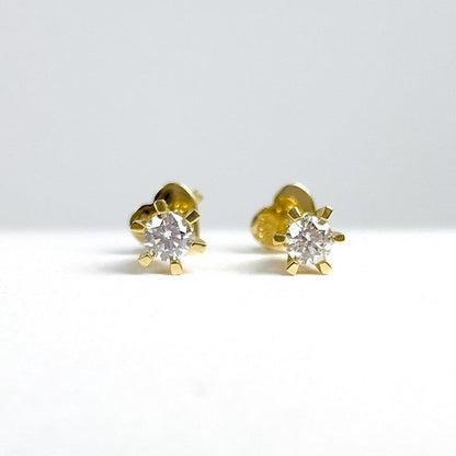 Ørestikkere i 18 karat guld med 2x0,22ct. brillanter