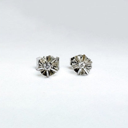 Ørestikkere i 14 karat hvidguld med 2 x 0,02 ct diamanter