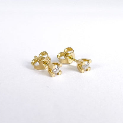Ørestikkere i 14 karat guld med 2 x 0,16ct brillanter