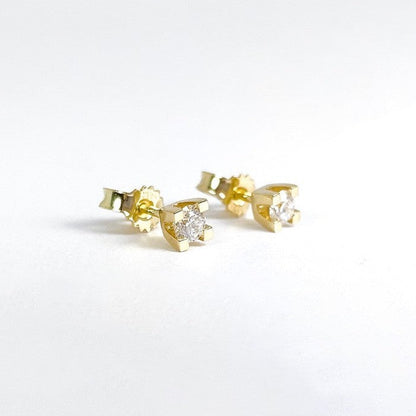 Ørestikkere i 14 karat guld med 2 x 0,20ct brillanter