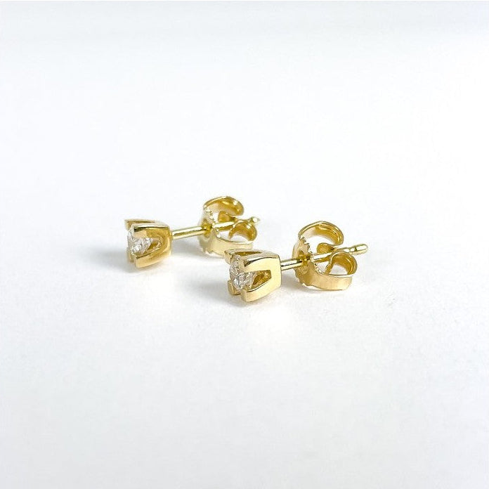 Ørestikkere i 14 karat guld med 2 x 0,20ct brillanter