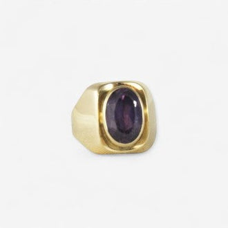 14 karat ring i signetstil med ametyst | Str. 52