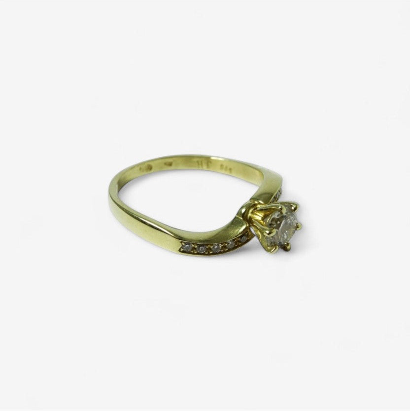 14 karat ring med brillanter | Str. 56