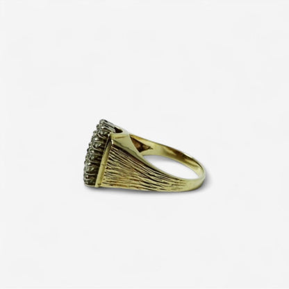 14 karat ring med klare sten | Str. 56,5