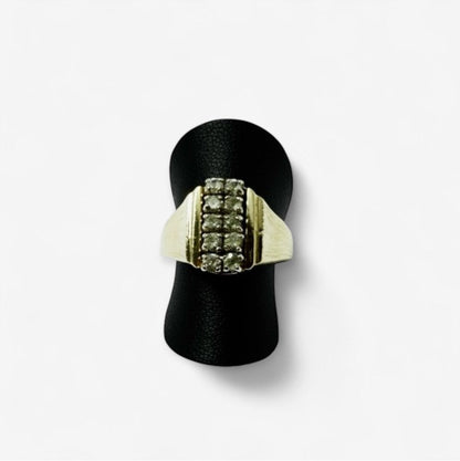 14 karat ring med klare sten | Str. 56,5