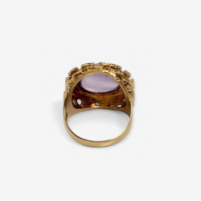 14 karat ring med rustikt look og lilla sten | Str. 57