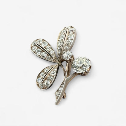 Broche med diamanter i 18 karat guld og hvidguld