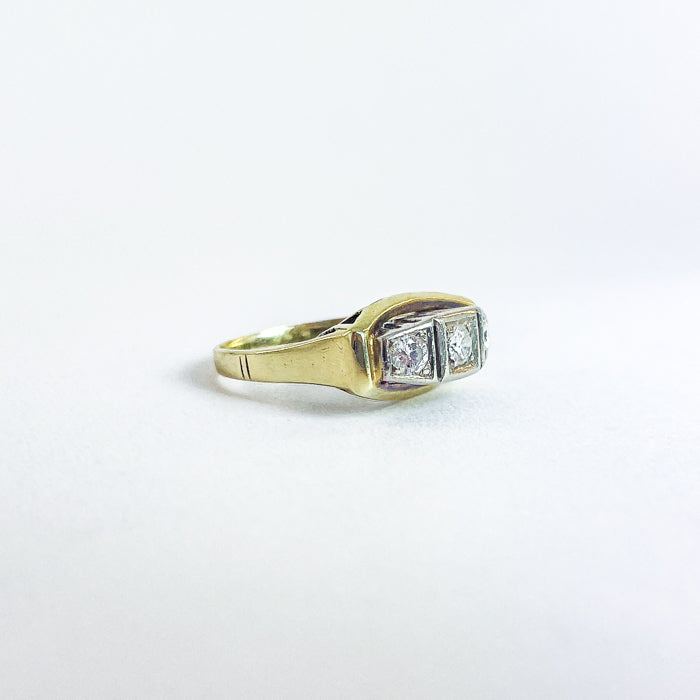 14 karat Art Deco ring med 3 brillanter | Str. 51