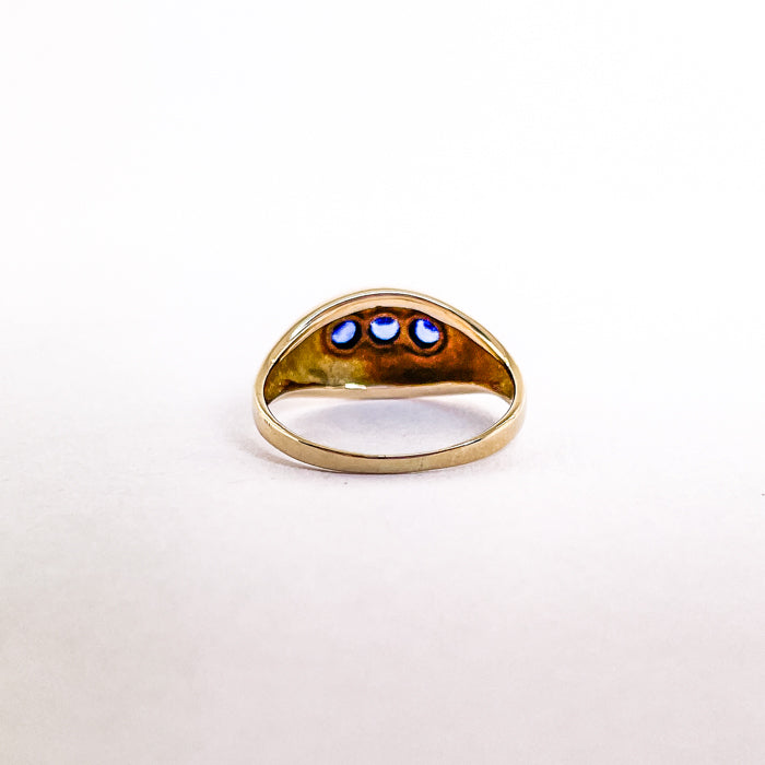 14 karat vintage ring med 3 blå sten | Str. 49,5
