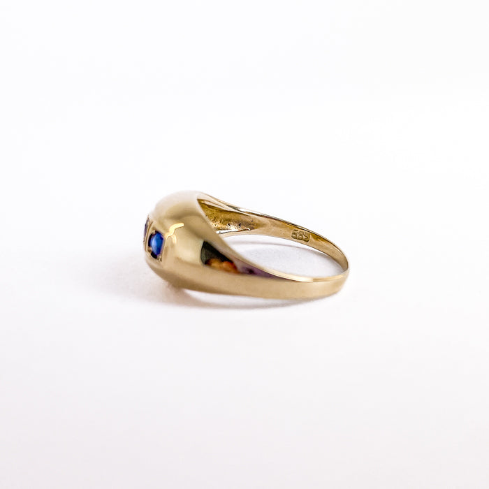 14 karat vintage ring med 3 blå sten | Str. 49,5