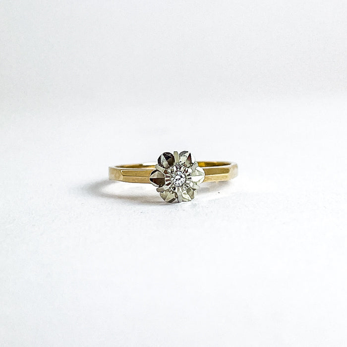 14 karat guldring med hvidguldsroset og 0,03 ct. brillant | Str. 53,5