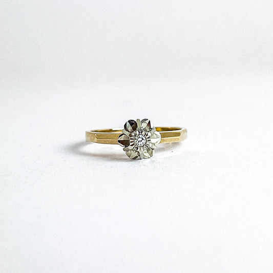 14 karat guldring med hvidguldsroset og 0,03 ct. brillant | Str. 53,5