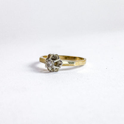 14 karat guldring med hvidguldsroset og 0,03 ct. brillant | Str. 53,5