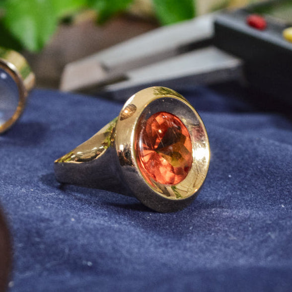 14 karat ring med orange sten | Str. 50,5