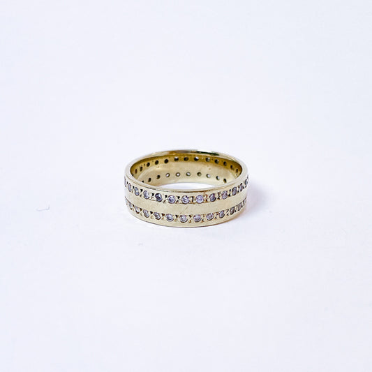 14 karat ring med zirkoner | Str. 55