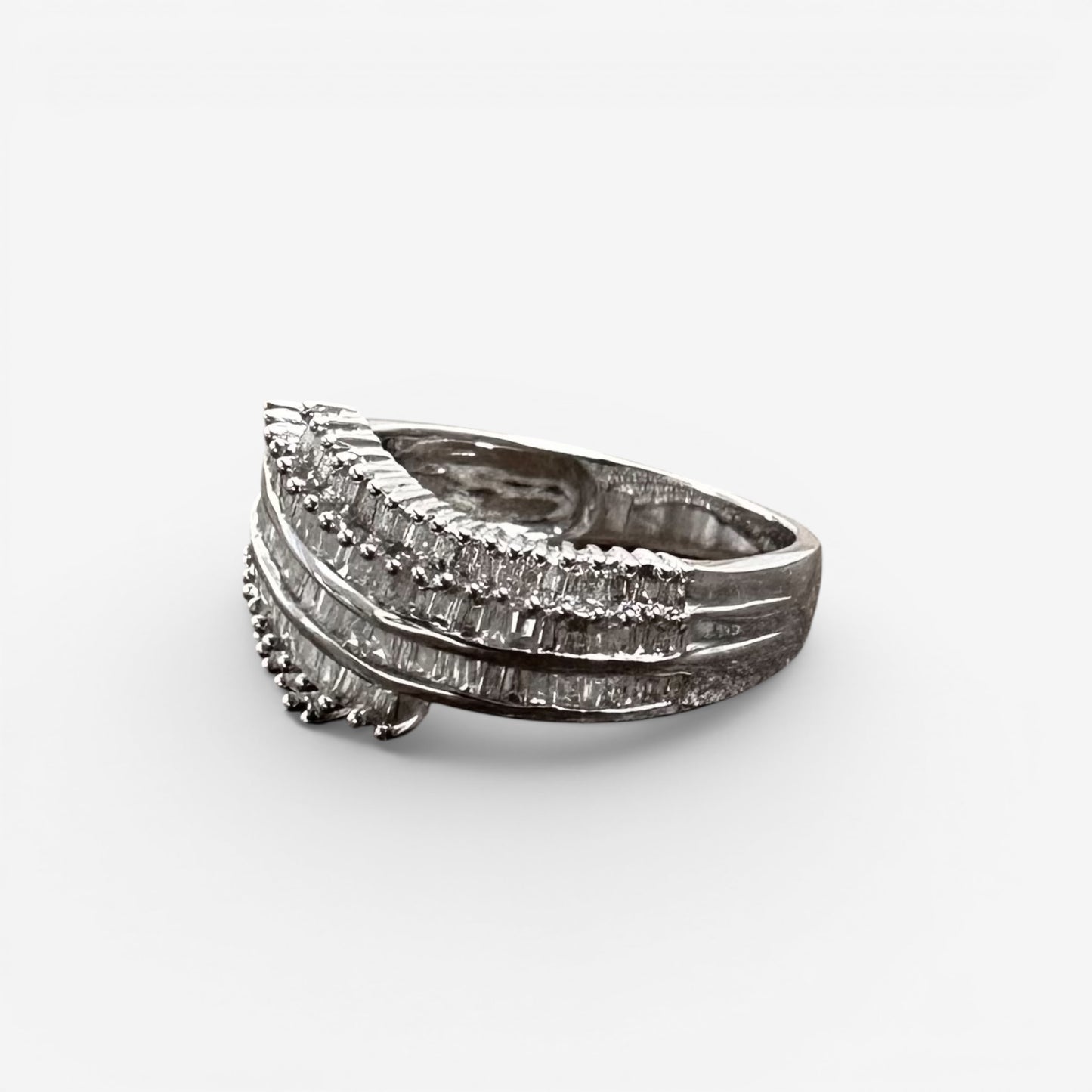 18 karat ring i hvidguld med diamanter | Str. 50