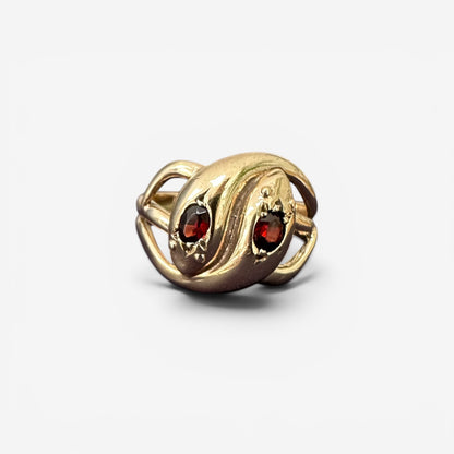 9 karat ring med granat | str. 66