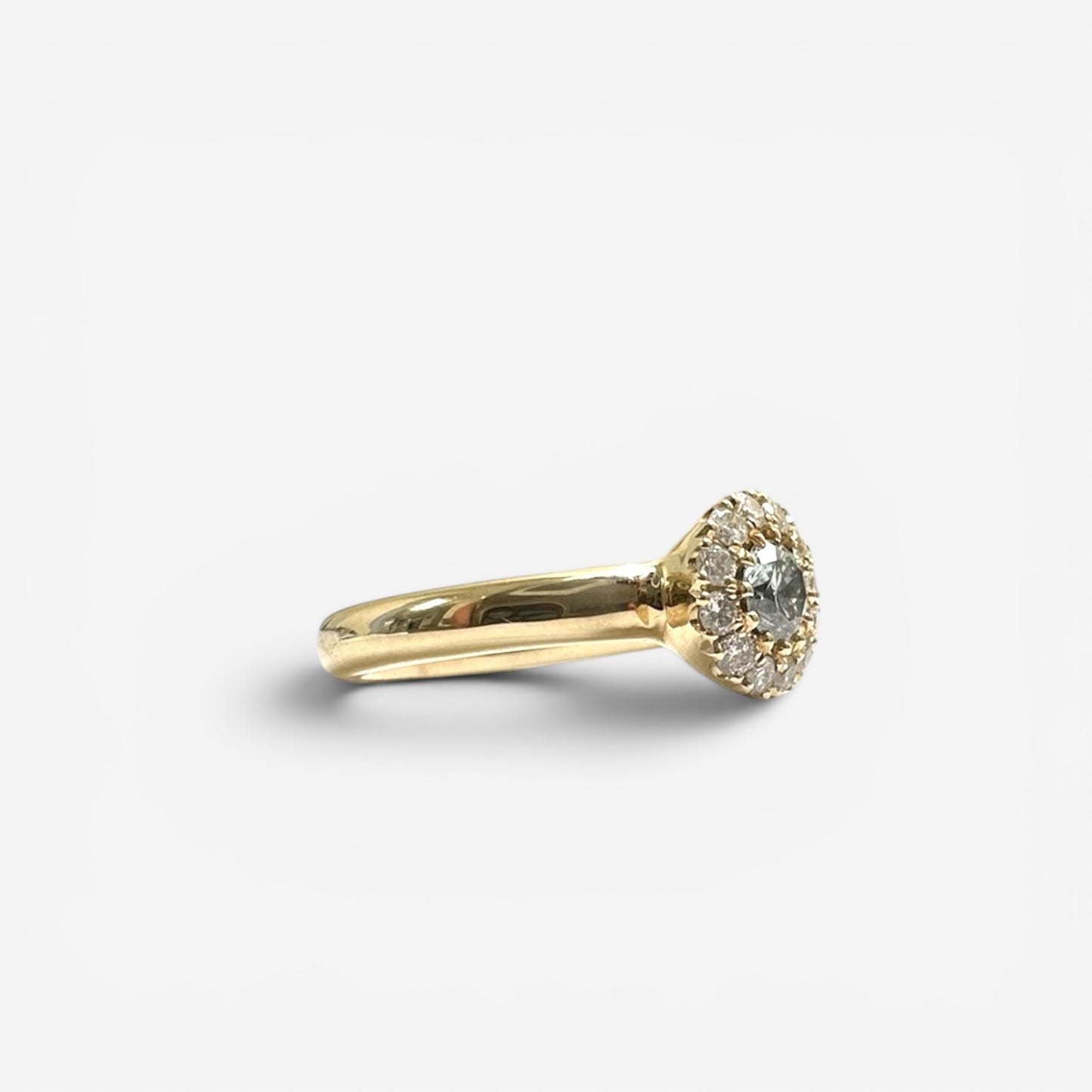 14 karat ring med brillanter | str. 54