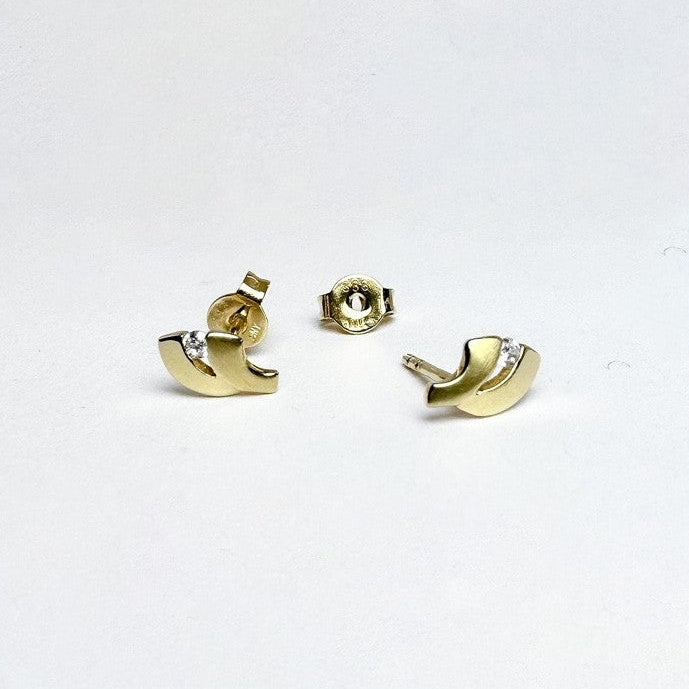 Ørestikkere i 8 karat guld med zirkon – Blad
